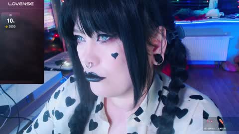 Laura  online show from 01-14-25, 04:47