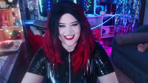 Laura  online show from 01-19-25, 11:12