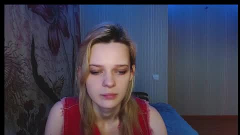 Snapshot of wicky_hey chatting on 10-30-25, 04:14 Victoria online show from 10-30-25, 04:14