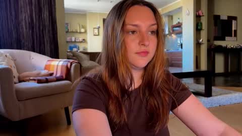 Snapshot of wievin chatting on 09-11-25, 11:43 VI online show from 09-11-25, 11:43