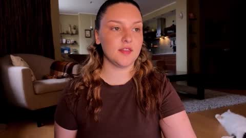 Snapshot of wievin chatting on 10-17-25, 01:25 VI online show from 10-17-25, 01:25