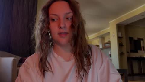 Snapshot of wievin chatting on 03-26-26, 11:05 VI online show from 03-26-26, 11:05