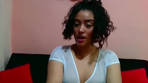 Snapshot of wild_moanaa chatting on 01-19-25, 04:54 Jennifer wild online show from 01-19-25, 04:54