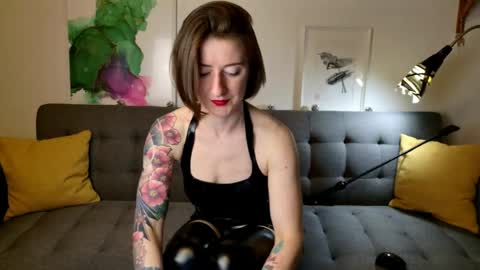 Snapshot of wild_peony chatting on 05-14-26, 05:42 wild_peony online show from 05-14-26, 05:42