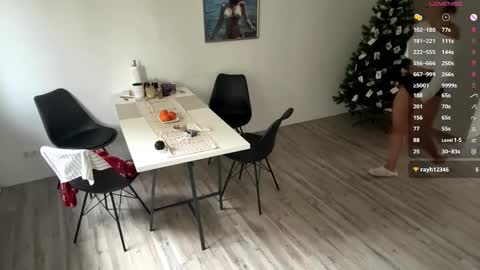 Mia online show from 10-15-25, 07:08