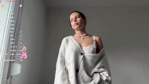 Snapshot of wildahankin chatting on 03-07-26, 03:09 Mia online show from 03-07-26, 03:09