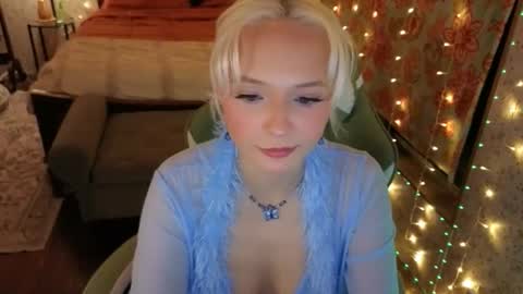 Snapshot of wilddaisy1223 chatting on 04-09-26, 09:26 Daisy online show from 04-09-26, 09:26