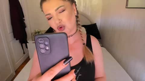 Miss Deea online show from 05-11-26, 11:16