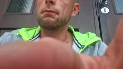 Snapshot of wildmike93 chatting on 09-28-25, 05:02 wildmike93 online show from 09-28-25, 05:02