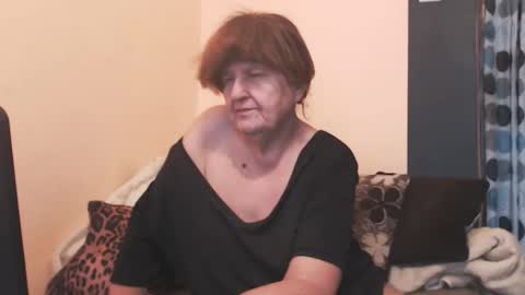 WildRedCat online show from 05-12-26, 04:15
