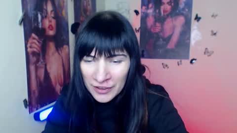 Snapshot of wildsoul8 chatting on 02-19-26, 01:40 Rosalinda online show from 02-19-26, 01:40