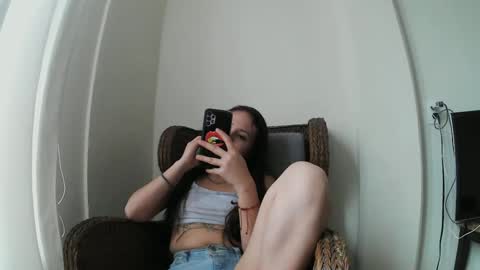 Snapshot of wildstrawberry30 chatting on 01-16-25, 06:27 Wild Strawberry online show from 01-16-25, 06:27