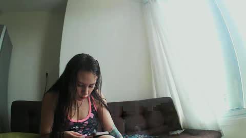 Snapshot of wildstrawberry30 chatting on 01-23-25, 07:51 Wild Strawberry online show from 01-23-25, 07:51