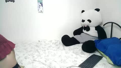 Snapshot of wildtightass chatting on 02-14-25, 02:12 Rhean online show from 02-14-25, 02:12