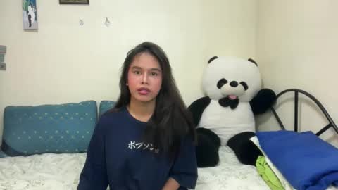 Snapshot of wildtightass chatting on 11-17-25, 01:39 Rhean online show from 11-17-25, 01:39