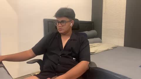 Wildy online show from 03-08-25, 05:43