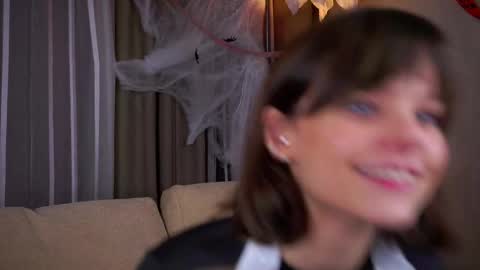 Eva online show from 10-31-25, 01:06