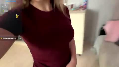 Snapshot of willenasow chatting on 06-18-26, 03:16 Olivia online show from 06-18-26, 03:16