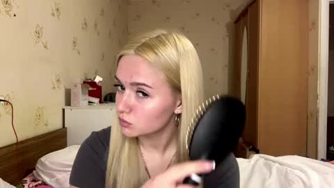 Snapshot of willettealfiero chatting on 04-06-26, 04:41 Sophia online show from 04-06-26, 04:41