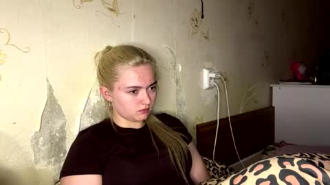 Snapshot of willettealfiero chatting on 04-24-26, 01:19 Sophia online show from 04-24-26, 01:19