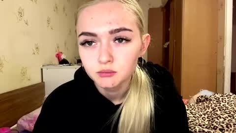Snapshot of willettealfiero chatting on 04-24-26, 04:42 Sophia online show from 04-24-26, 04:42