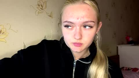 Snapshot of willettealfiero chatting on 04-27-26, 03:21 Sophia online show from 04-27-26, 03:21