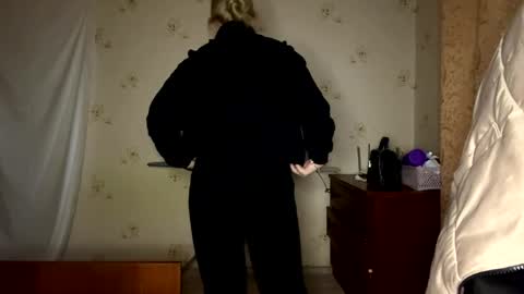 Snapshot of willettealfiero chatting on 04-28-26, 03:50 Sophia online show from 04-28-26, 03:50