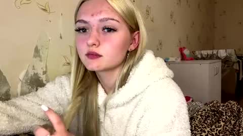 Snapshot of willettealfiero chatting on 04-29-26, 05:30 Sophia online show from 04-29-26, 05:30
