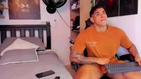 Snapshot of william_dracko9 chatting on 11-25-25, 08:31 Dracko online show from 11-25-25, 08:31