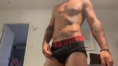 Snapshot of williamandkatenow chatting on 10-26-25, 08:42 2LoversHeat online show from 10-26-25, 08:42