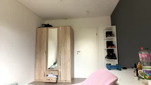 Mari online show from 07-27-26, 07:59