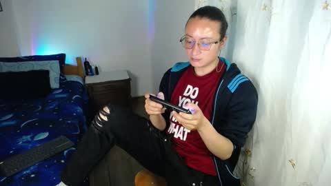 Snapshot of willmonkey chatting on 02-14-26, 05:04 willmonkey online show from 02-14-26, 05:04