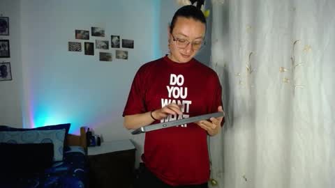 Snapshot of willmonkey chatting on 02-15-26, 07:51 willmonkey online show from 02-15-26, 07:51