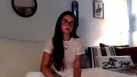 Snapshot of willowbelle chatting on 10-17-25, 10:45 willowbelle online show from 10-17-25, 10:45