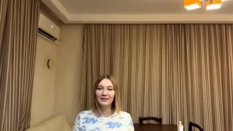 Snapshot of willowmucci chatting on 10-11-25, 11:31 Nia online show from 10-11-25, 11:31
