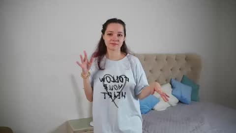 Snapshot of wilmavitanza chatting on 09-17-25, 04:14 for u Alise online show from 09-17-25, 04:14