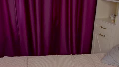 Mary online show from 06-25-26, 05:12