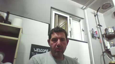 Snapshot of windowpane5 chatting on 02-21-25, 07:43 windowpane online show from 02-21-25, 07:43