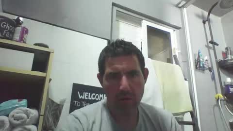 Snapshot of windowpane5 chatting on 10-13-25, 08:09 windowpane online show from 10-13-25, 08:09