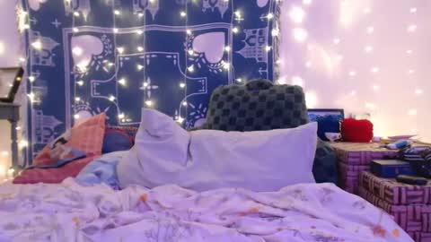 Eevie online show from 12-26-24, 02:12