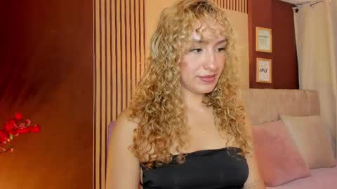 Snapshot of wini_fer chatting on 04-14-26, 02:01 Wini Fer online show from 04-14-26, 02:01
