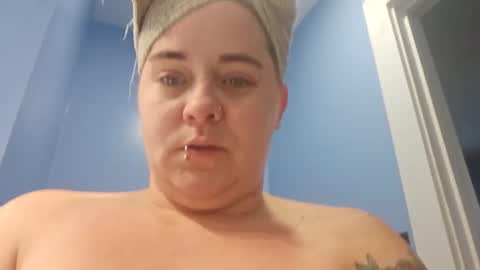 Snapshot of winnielynnxx chatting on 12-06-24, 03:33 Danii online show from 12-06-24, 03:33