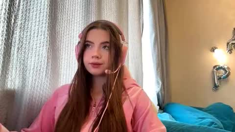 Ava online show from 09-17-25, 02:57