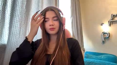 Ava online show from 09-18-25, 04:47