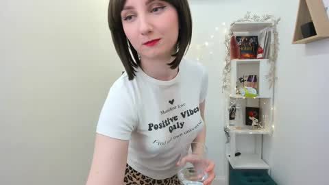 Snapshot of winterfairytale1 chatting on 12-19-24, 03:30 Amber online show from 12-19-24, 03:30