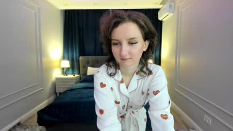 Snapshot of winterfairytale1 chatting on 02-08-25, 02:38 Amber online show from 02-08-25, 02:38