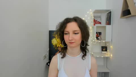 Snapshot of winterfairytale1 chatting on 02-11-25, 02:14 Amber online show from 02-11-25, 02:14
