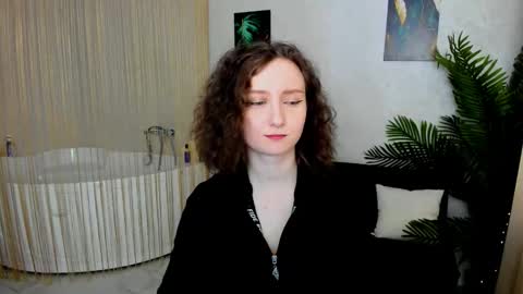 Snapshot of winterfairytale1 chatting on 09-18-25, 11:34 Amber online show from 09-18-25, 11:34