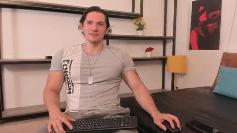 Snapshot of wiston_cox chatting on 06-02-26, 01:02 Wiston online show from 06-02-26, 01:02