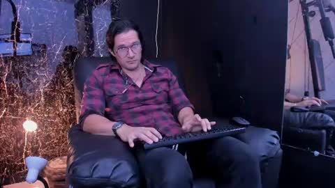 Snapshot of wiston_cox chatting on 07-17-26, 01:07 Wiston online show from 07-17-26, 01:07